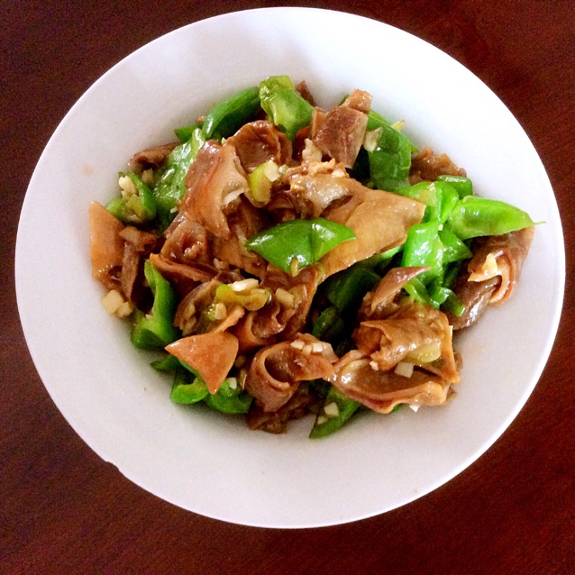 小红妈妈做的尖椒炒肚片