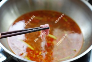 煮妇分享经典川菜【水煮肉片】私房做法6大关键秘诀的做法 步骤13