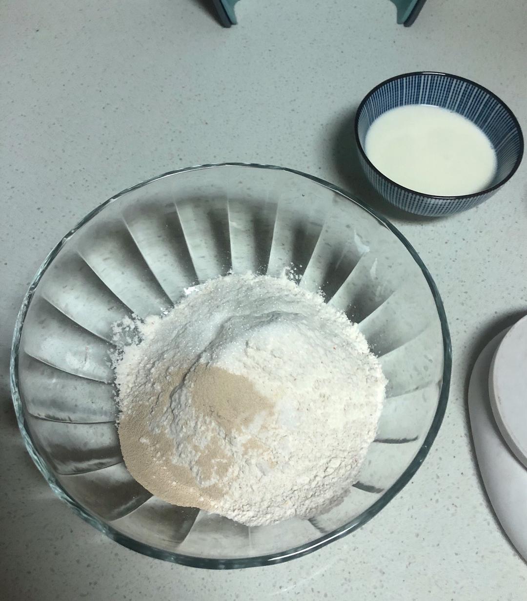 纯奶手撕吐司的做法 步骤1