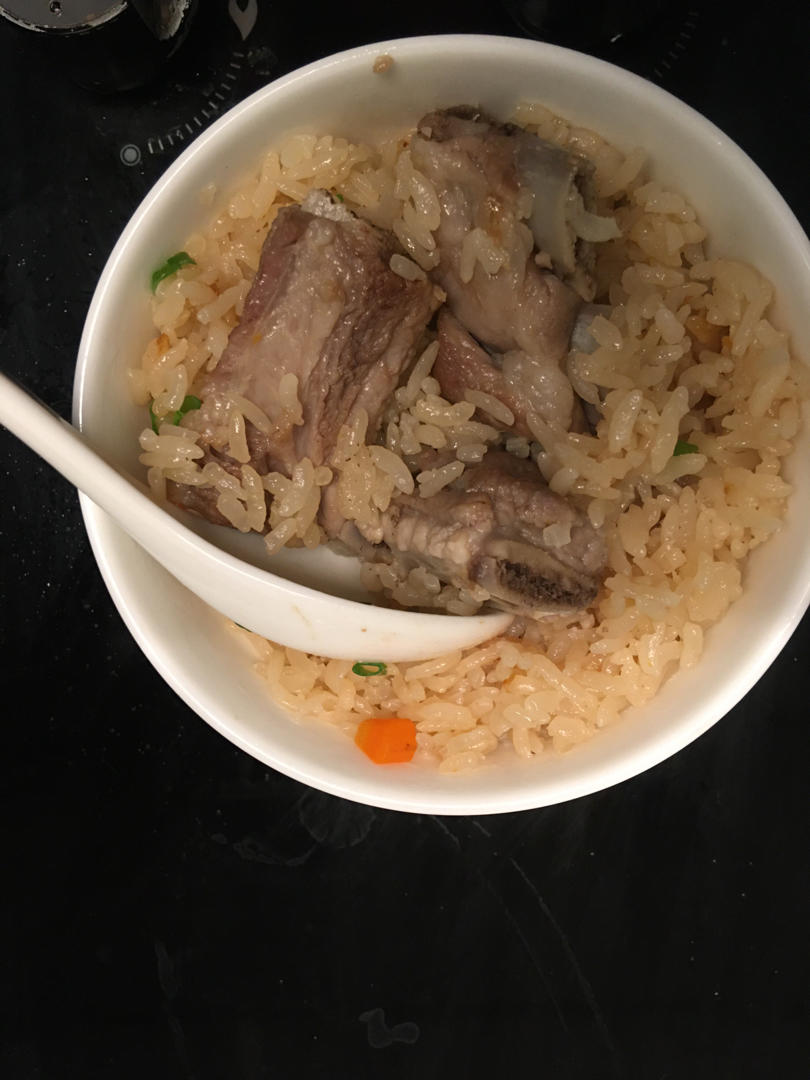 【排骨焖饭】