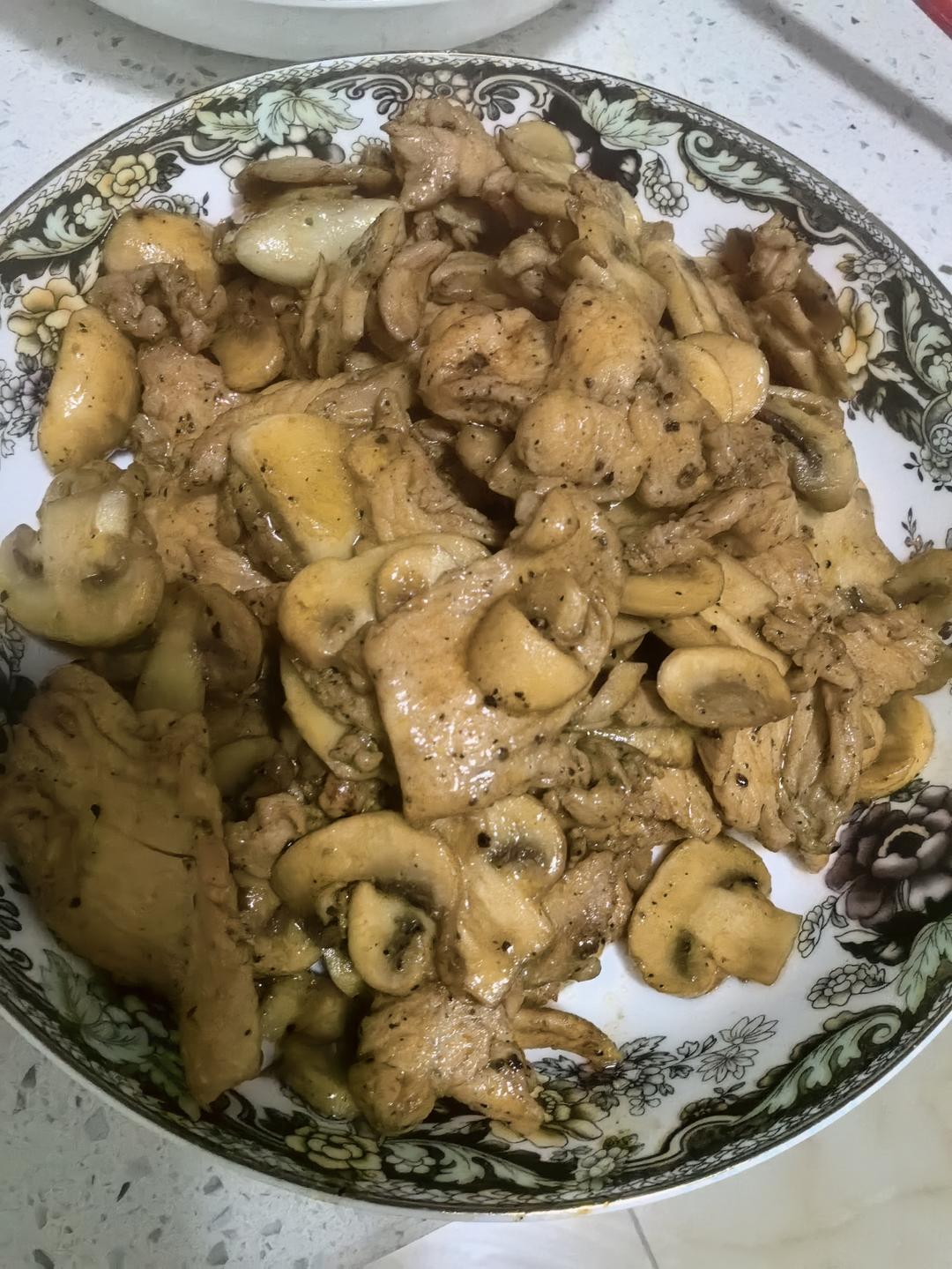 嫩滑不柴❗️爆好吃的黑椒口蘑炒鸡胸肉～绝了