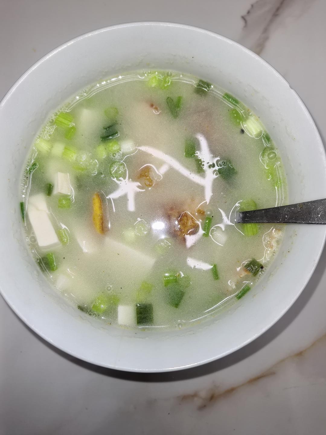 📣奶香鲫鱼汤：鱼汤就要这样做❗❗