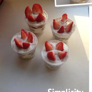 草莓奶油蛋糕杯的做法 步骤4