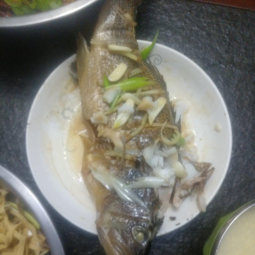 清蒸鲈鱼