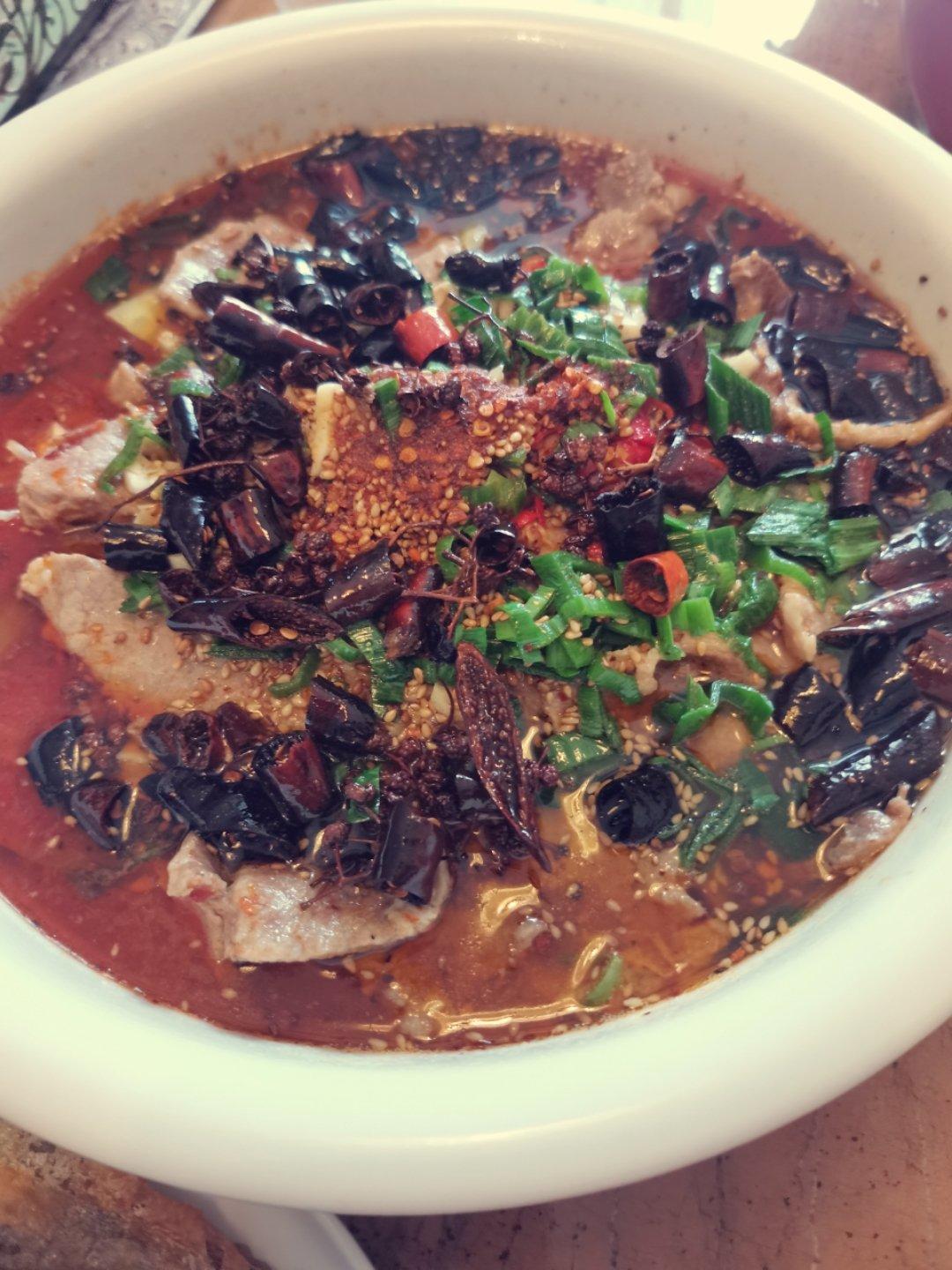 水煮牛肉：《中餐厅》张亮拿手菜（视频菜谱）