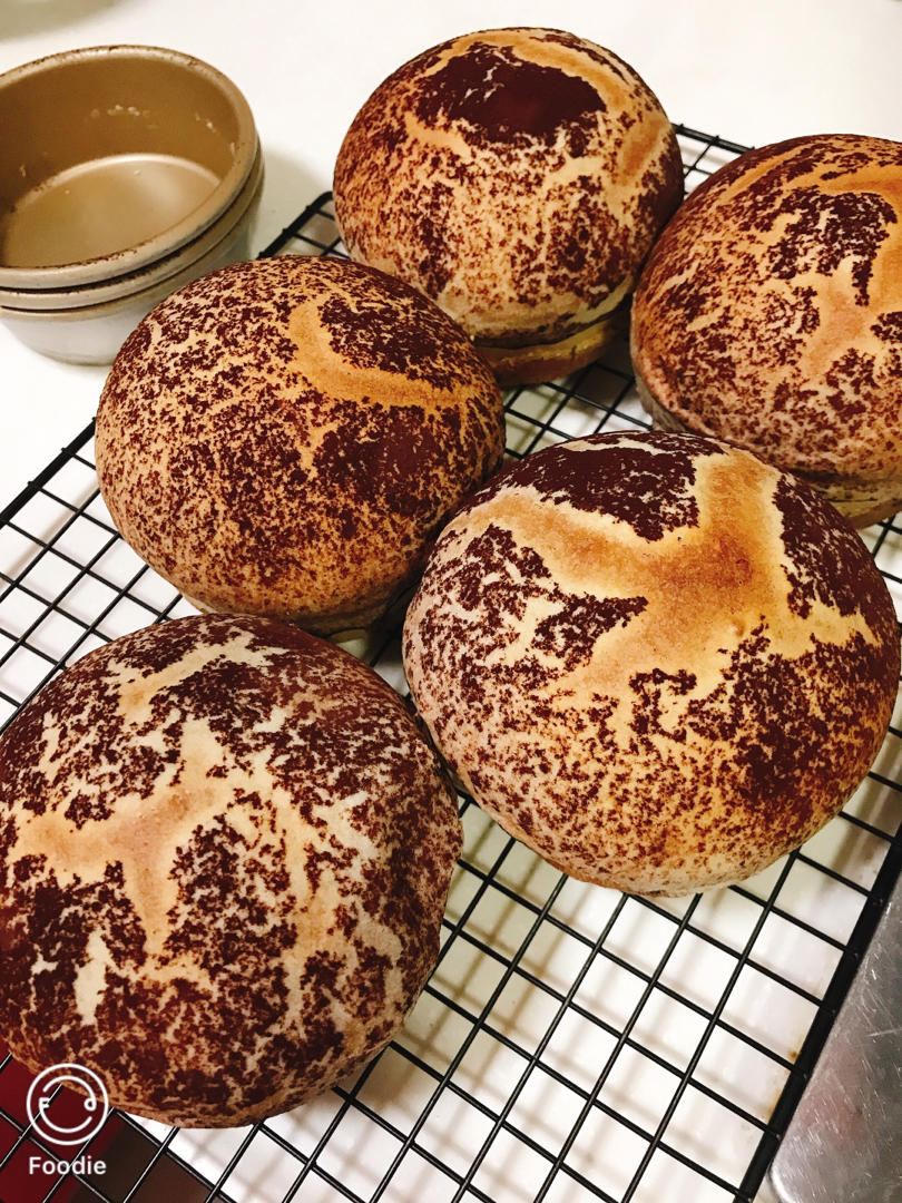 pipisheng做的烘焙店畅销的巧克力可可牛奶面包75网红蘑菇云面包