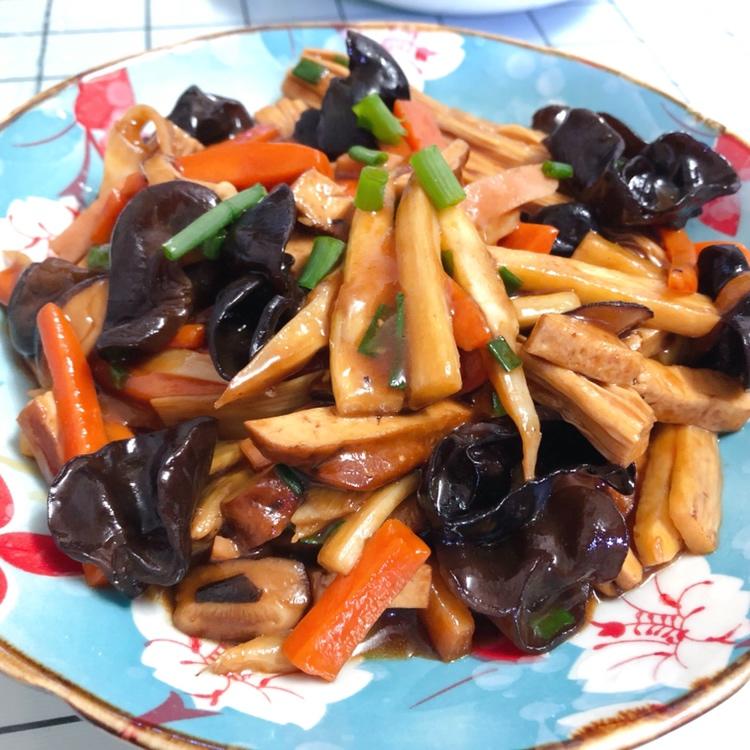 腐竹烧香菇