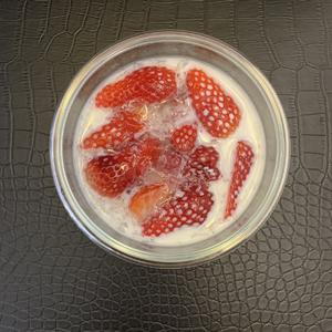 草莓牛奶燕窝的做法 步骤5