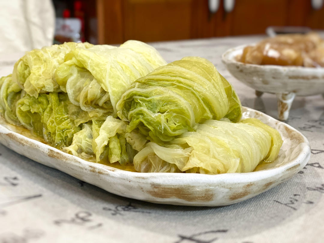 过年餐桌上必备的一道菜，翡翠白玉卷