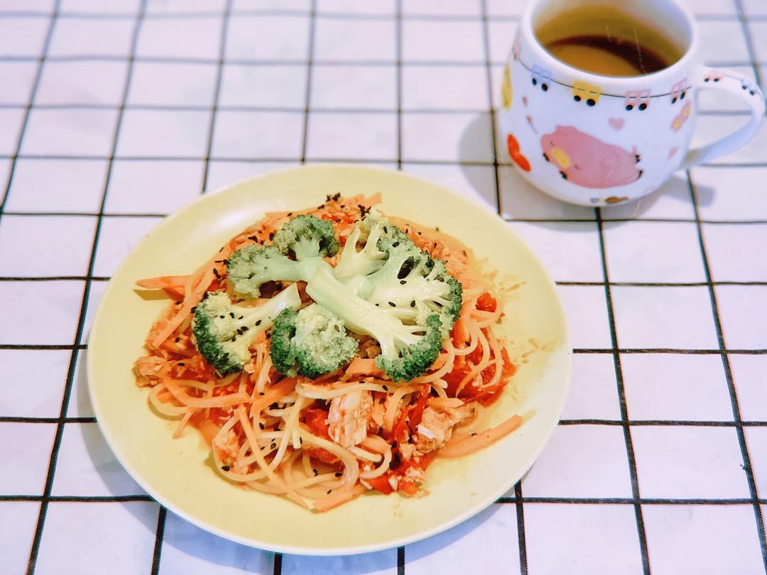 金枪鱼番茄酱意大利面 Spaghetti