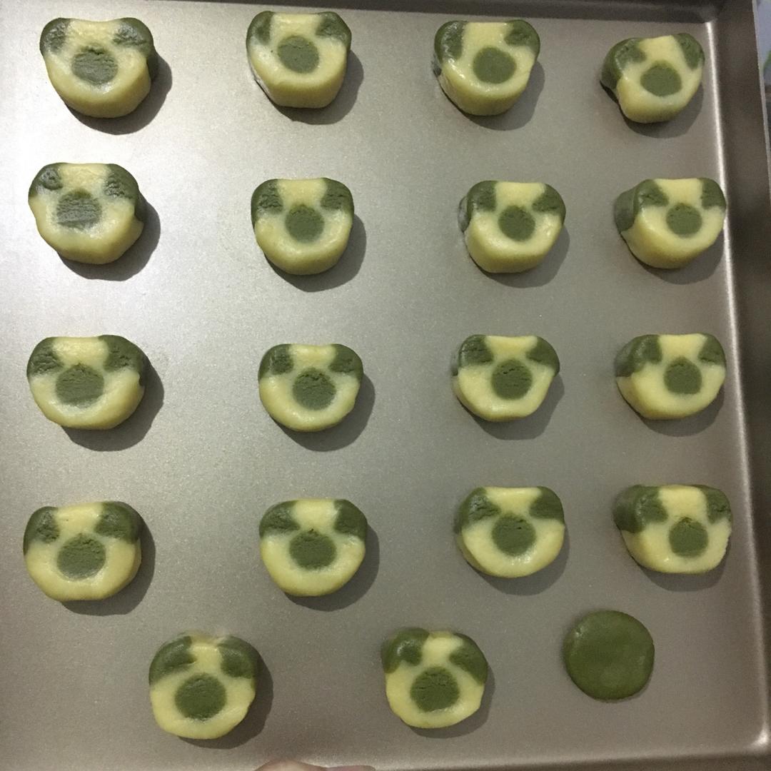 荧问妈咪做的超可爱不用模具版动物曲奇饼干造型合集小猪小猫青蛙小熊