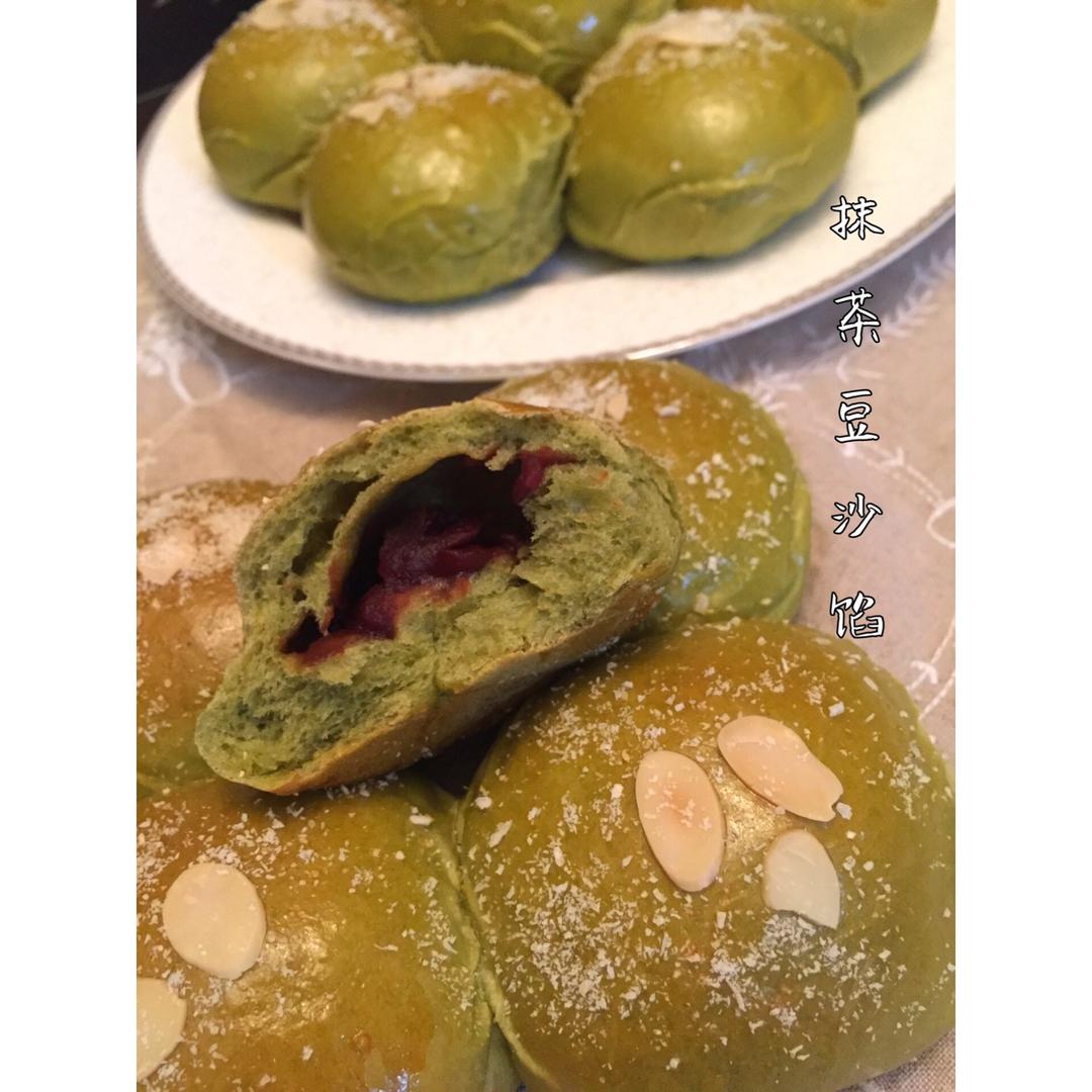 抺茶红豆沙小面包