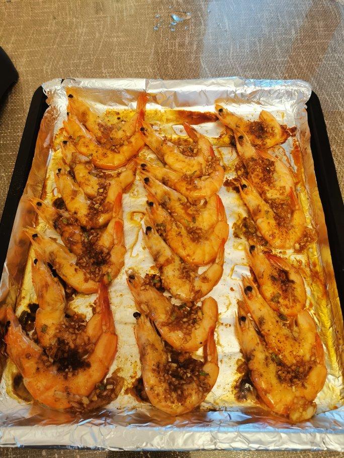 烤箱版蒜蓉烤虾 好吃到舔完盘子舔手指