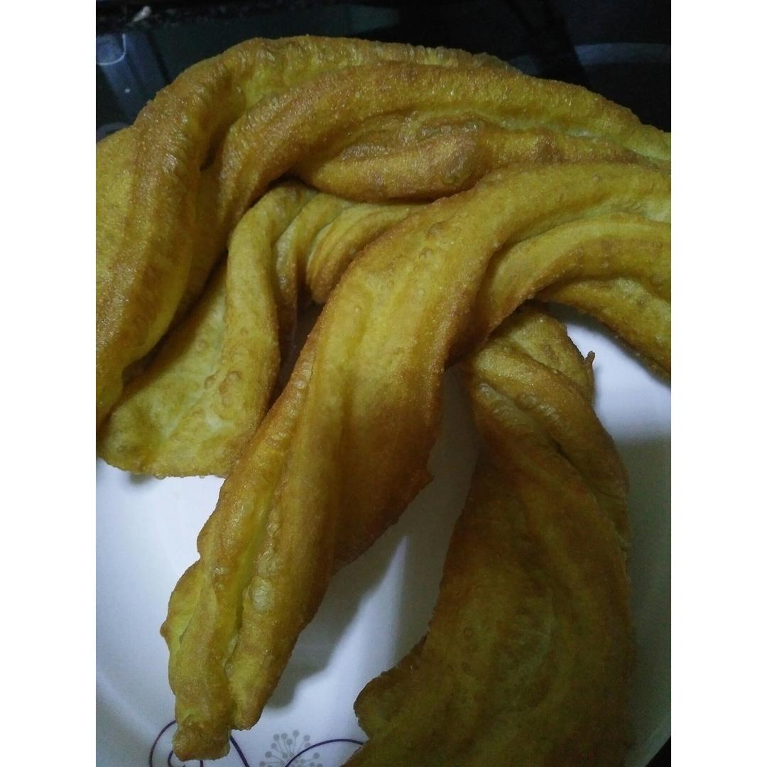 （视频菜谱）自制蓬松 炸油条
