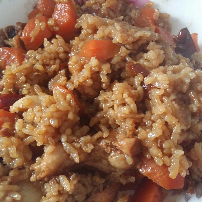 土豆胡萝卜鸡肉焖饭