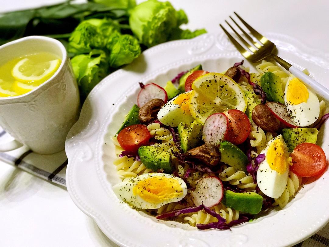 牛油果意面沙拉