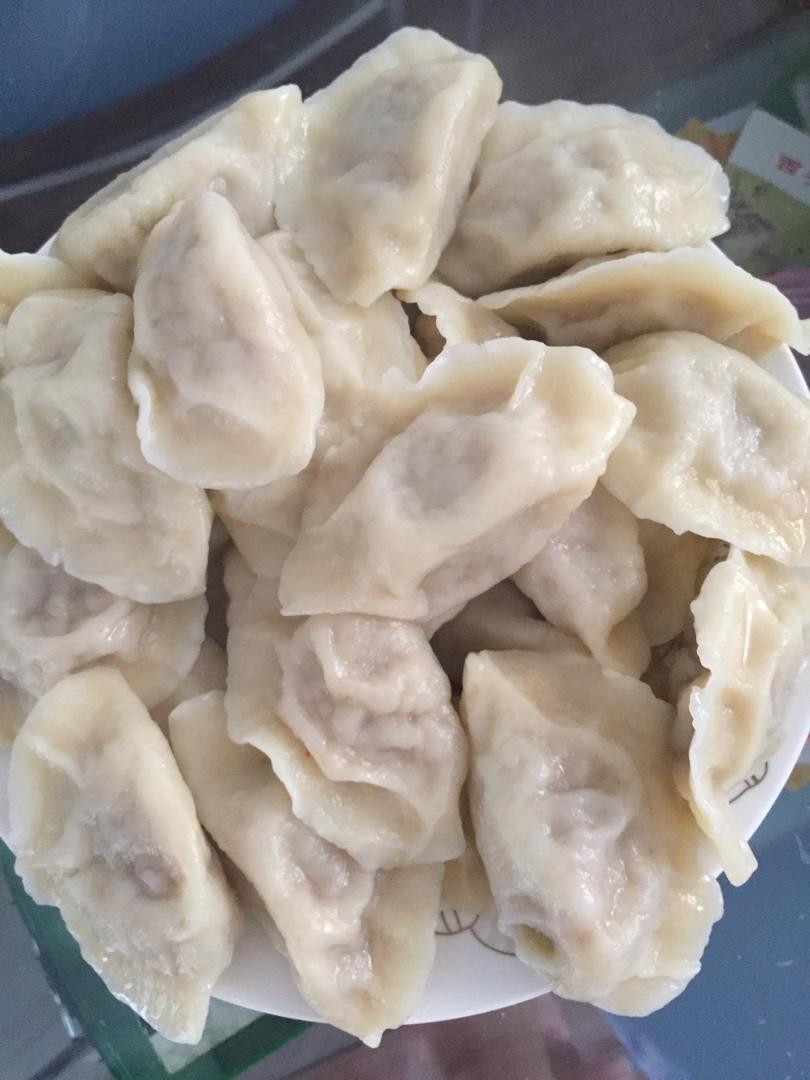 大肚饺子包法——后附视频  (胡萝卜牛肉馅儿)
