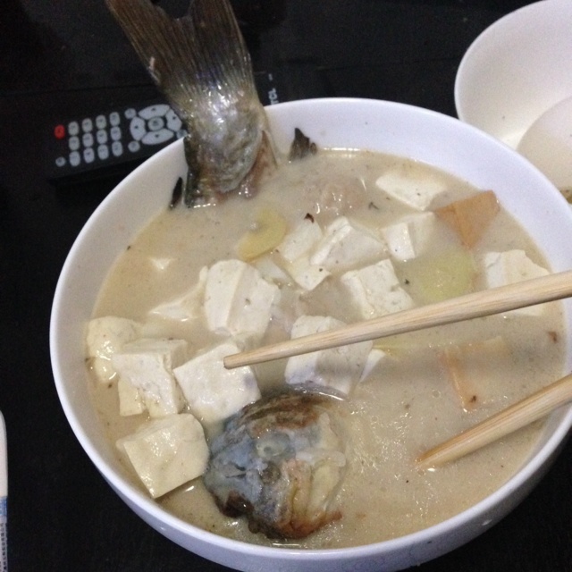 鲫鱼豆腐汤