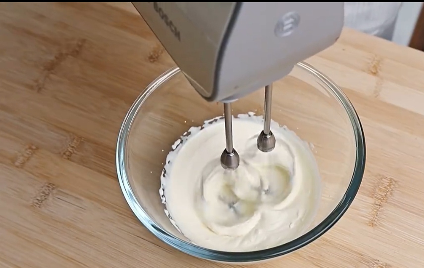 冷冻不硬的香甜芒果厚切酸奶的做法 步骤3