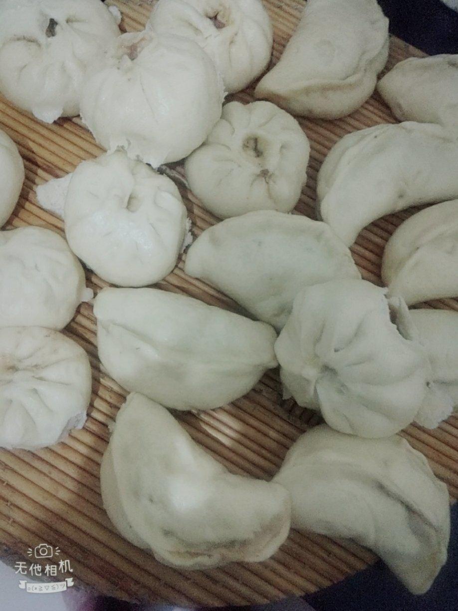 鲜美多汁的洋葱牛肉包子