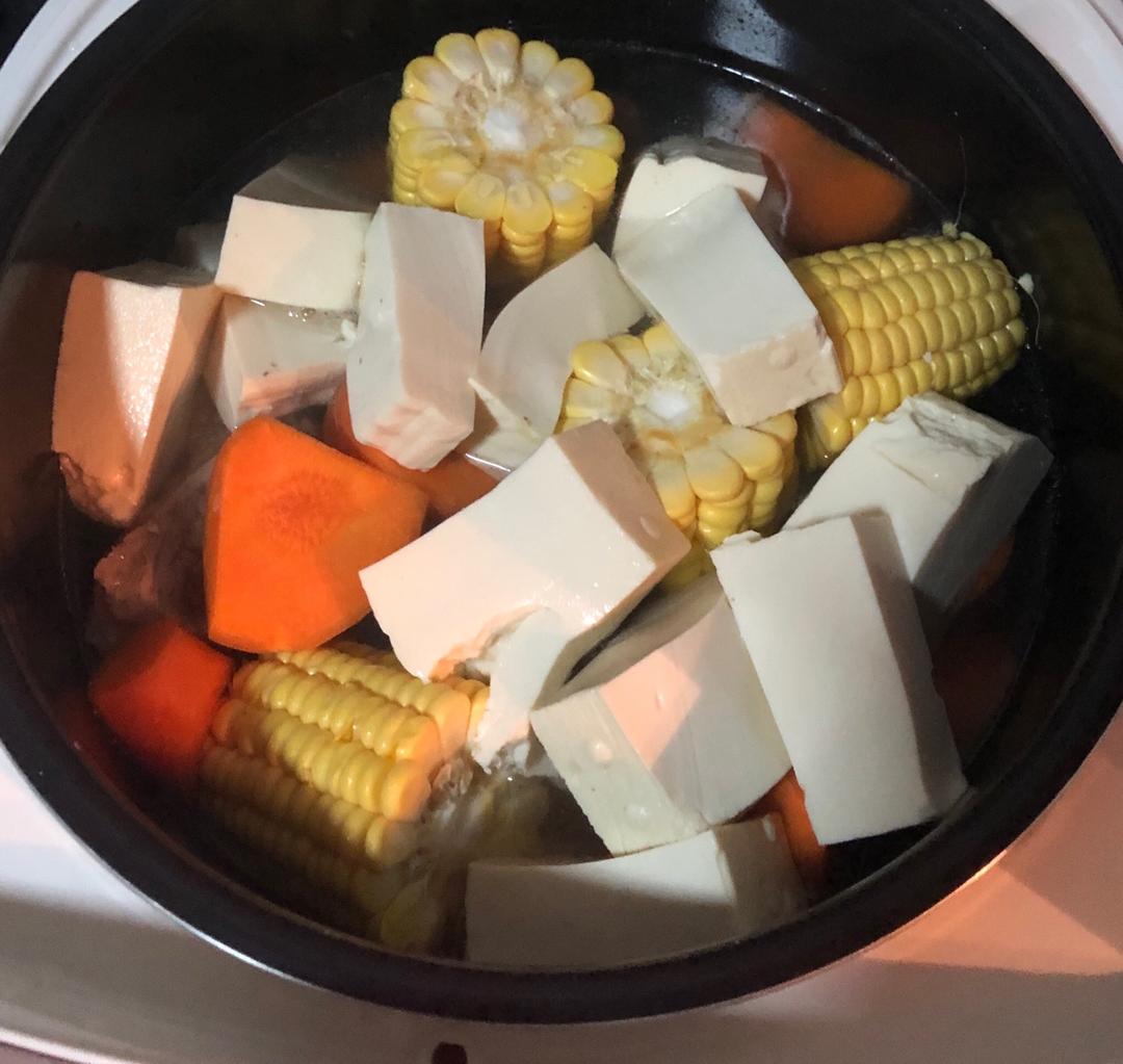 排骨玉米汤