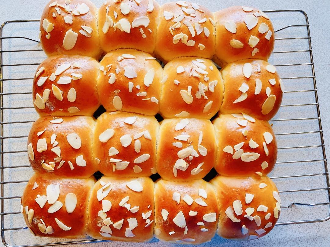 鲜奶油小餐包（一次发酵）