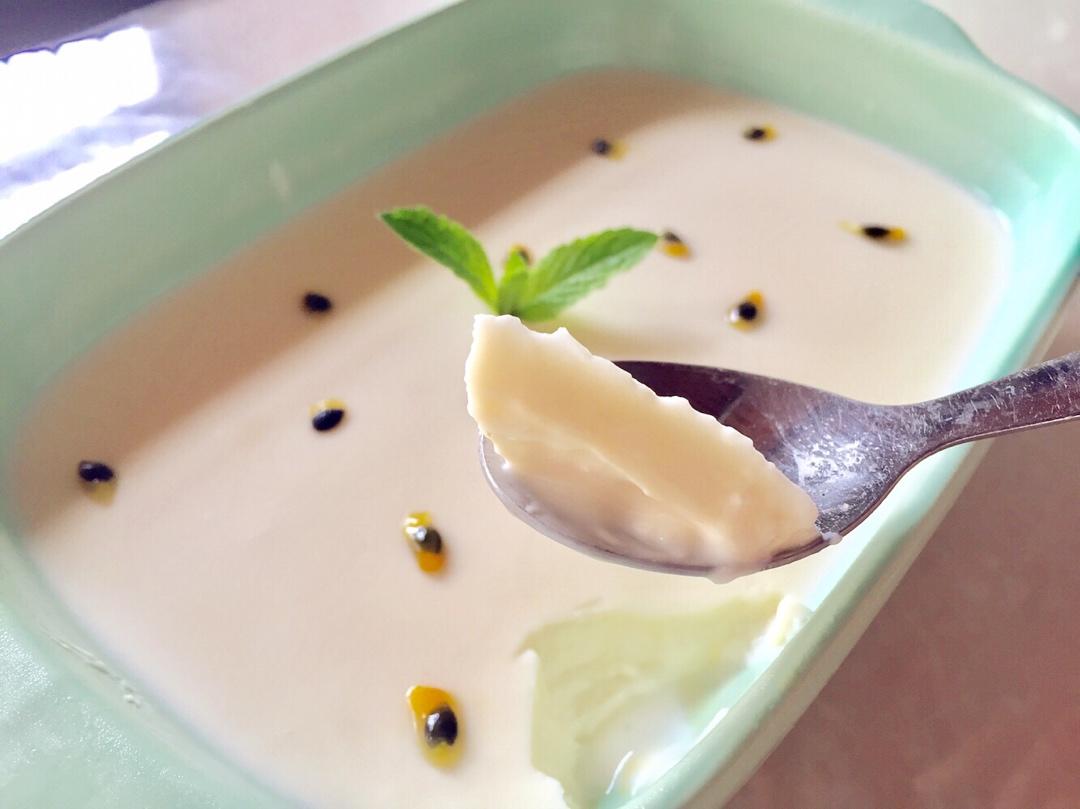 百香果酸奶意式奶冻<Passionfruit Yogurt Panna Cotta>