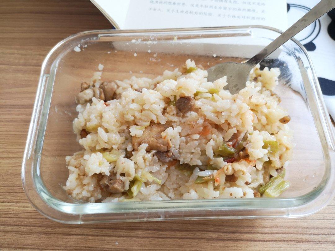 电饭煲栗子鸡腿焖饭