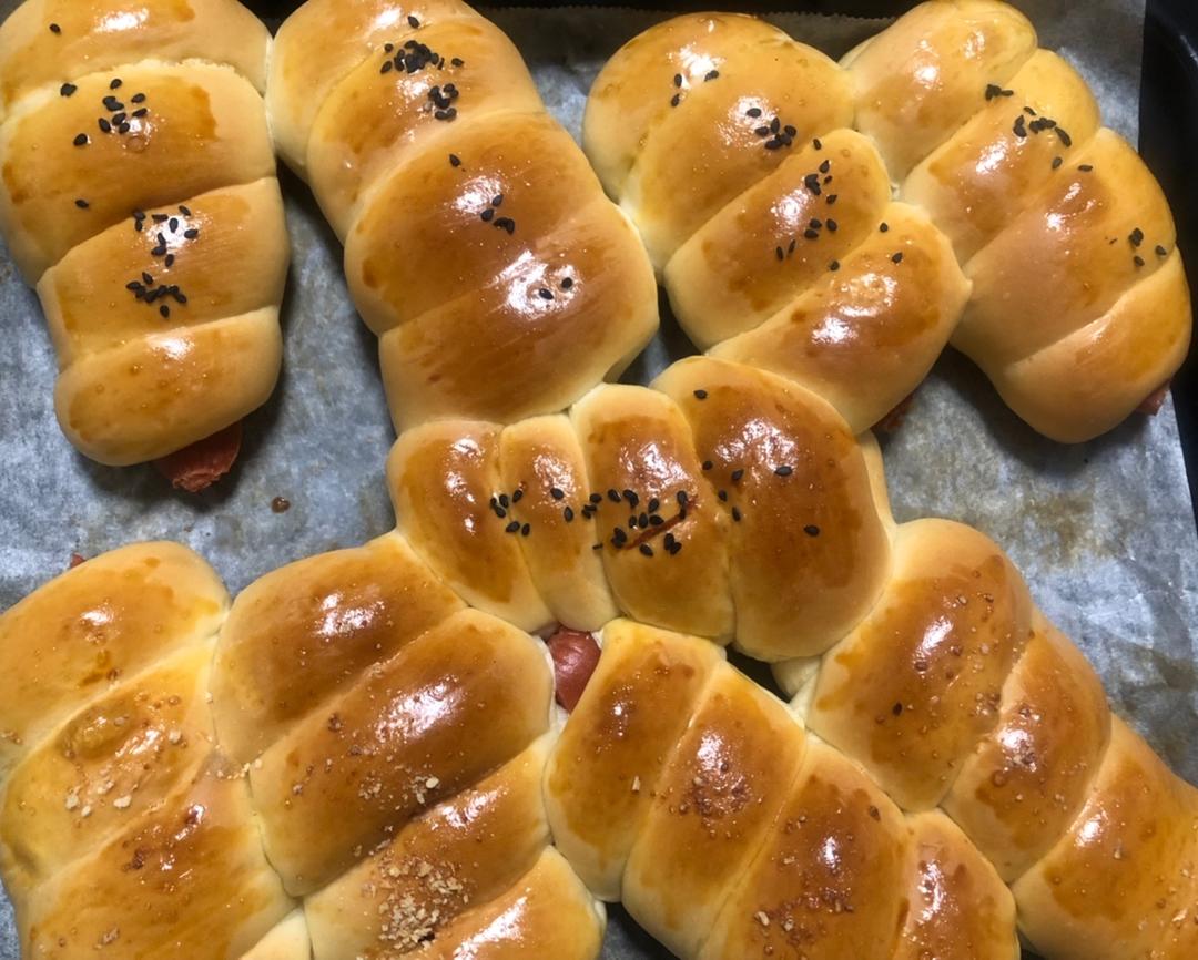 香肠面包卷——玉米油版 （一次发酵）