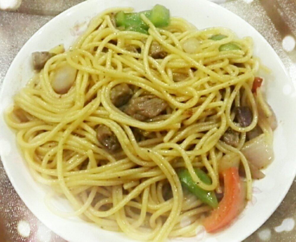 黑椒牛肉炒意大利面