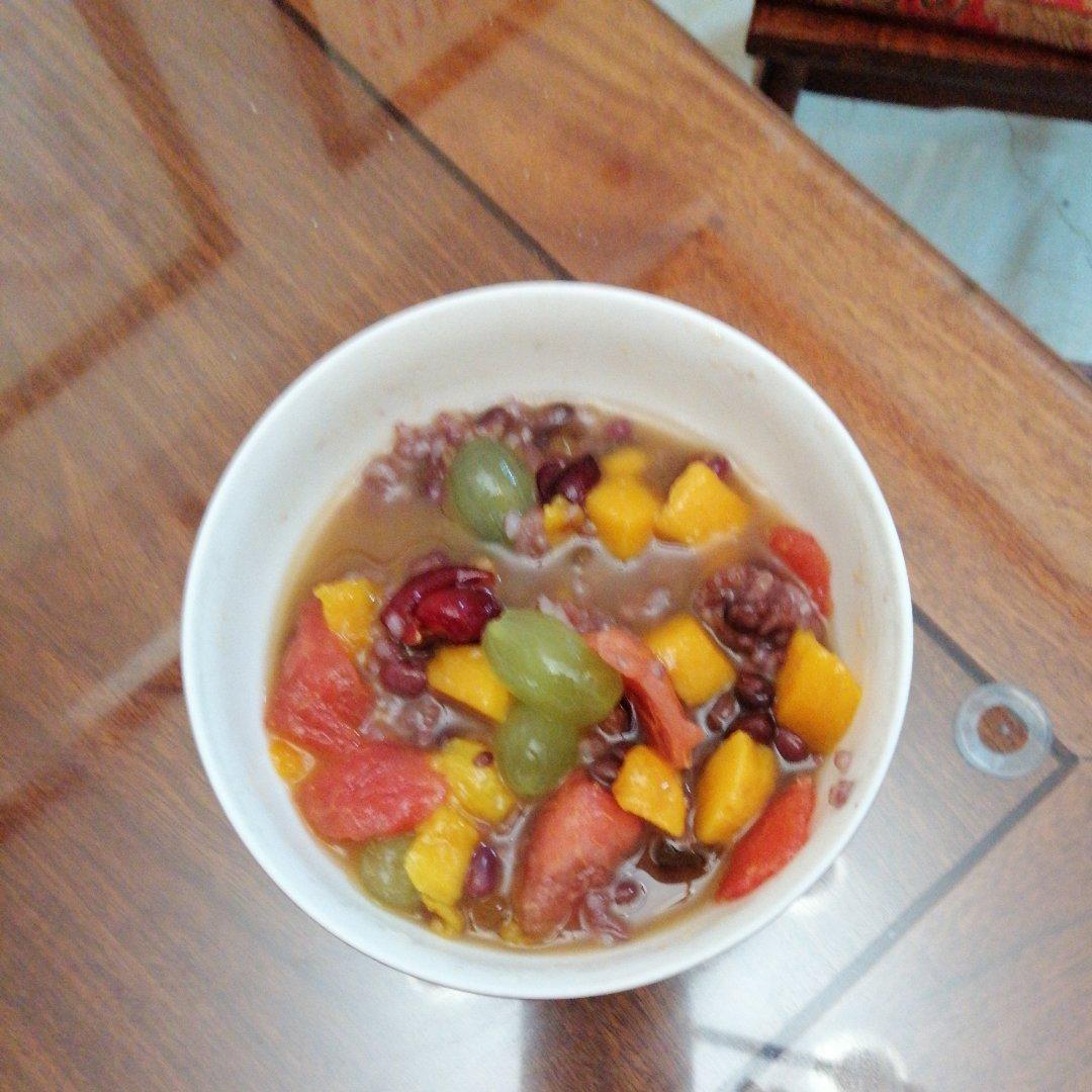 这一碗盛夏里凉凉续命的西米酥豆冰粥（彩豆版）