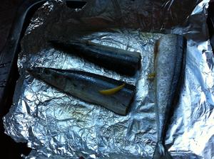 椒盐秋刀鱼的做法 步骤2
