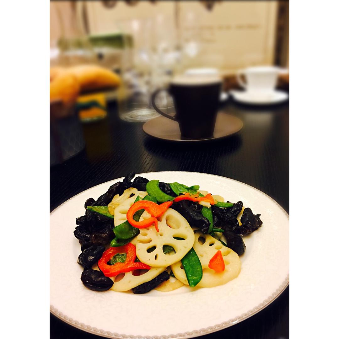 荷兰豆木耳炒藕片