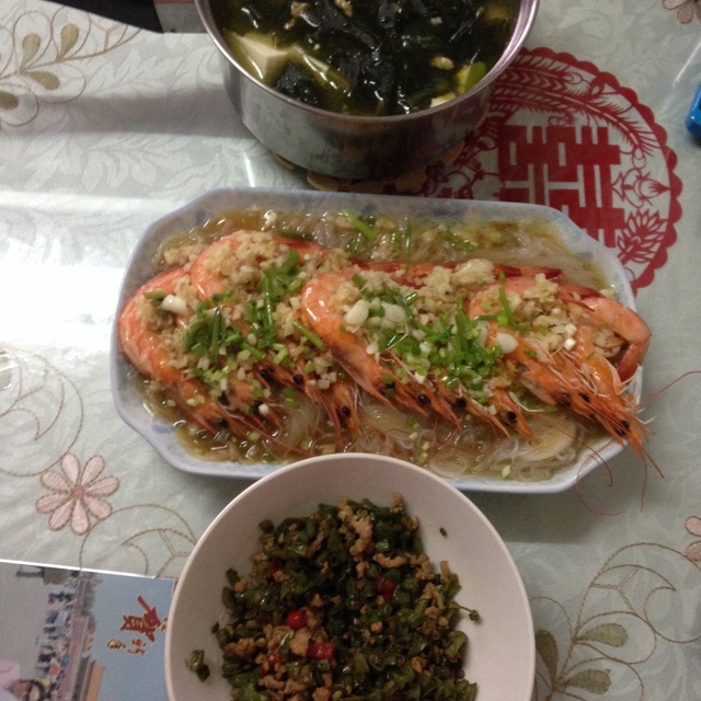 蒜蓉粉丝蒸大虾