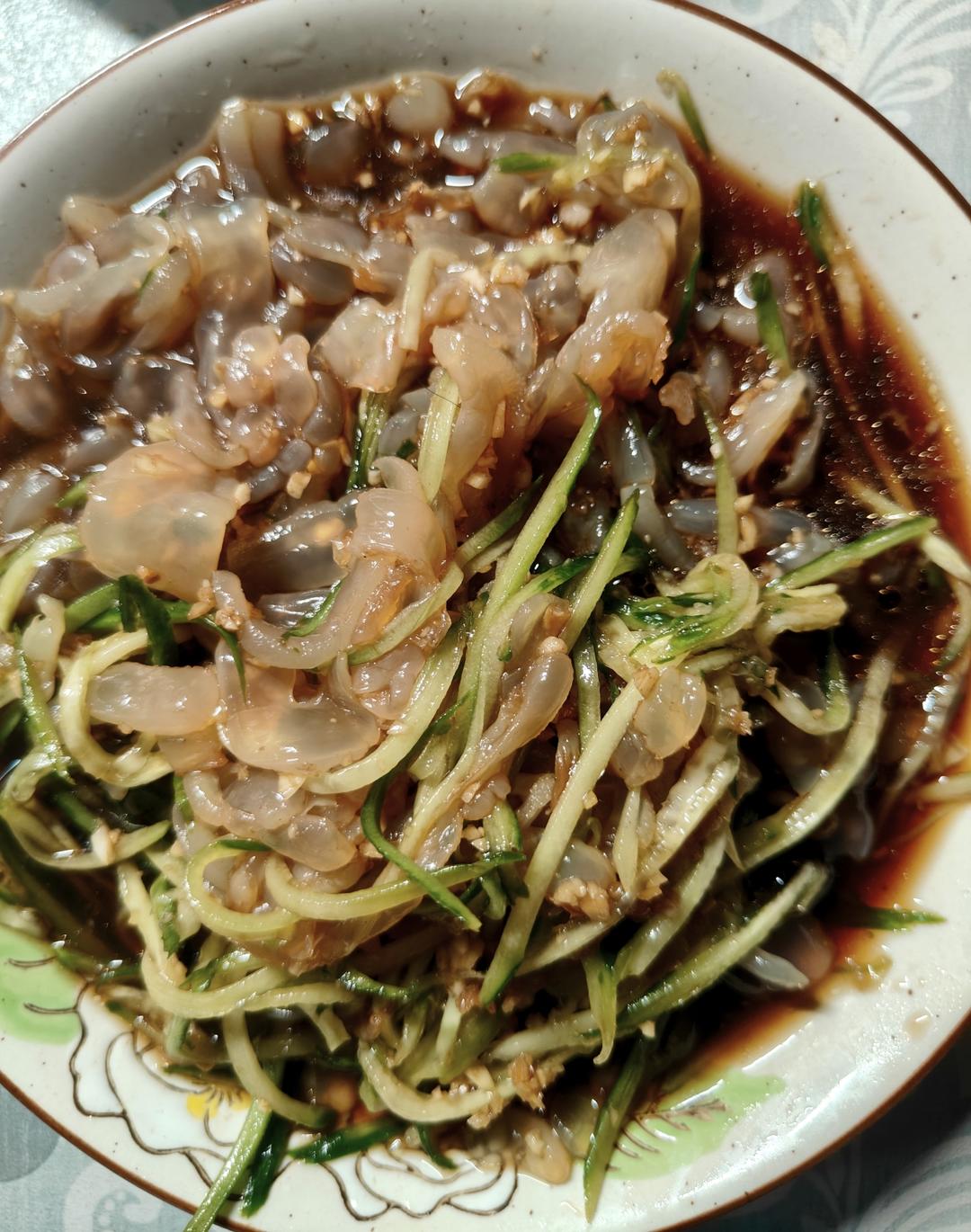 凉拌海蜇黄瓜丝