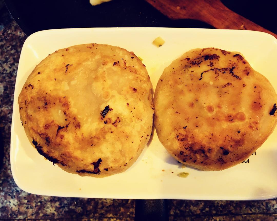 猪肉芹菜馅饼🥙的做法