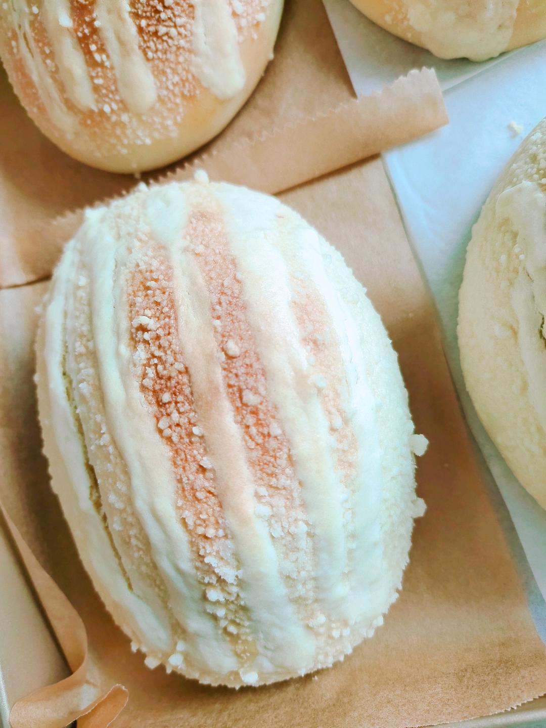 芋泥咸蛋黄软欧包