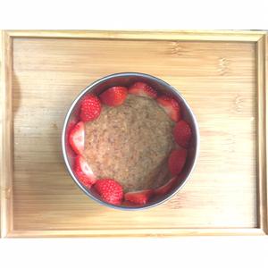 极简美味🉐️草莓酸奶慕斯蛋糕的做法 步骤2