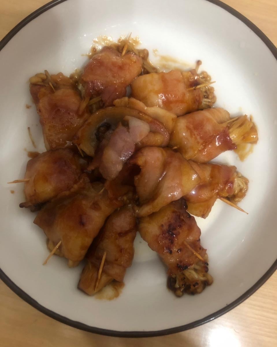 【金针菇培根卷】