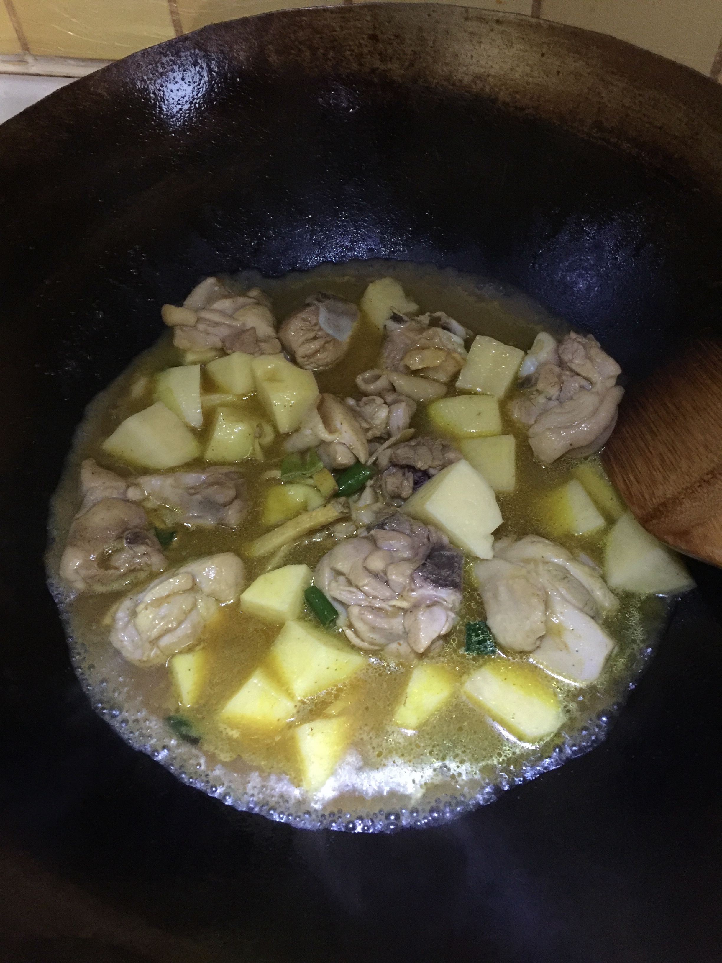 咖喱土豆炖鸡腿的做法 步骤3