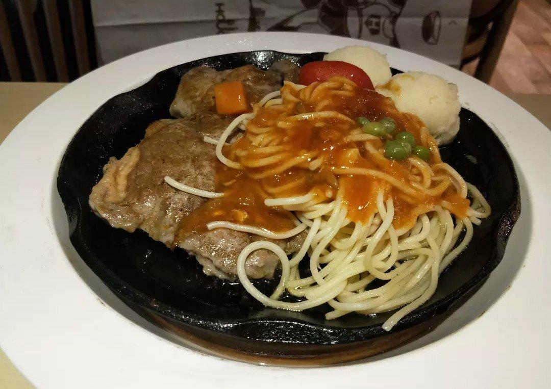 在家做一份牛排大餐