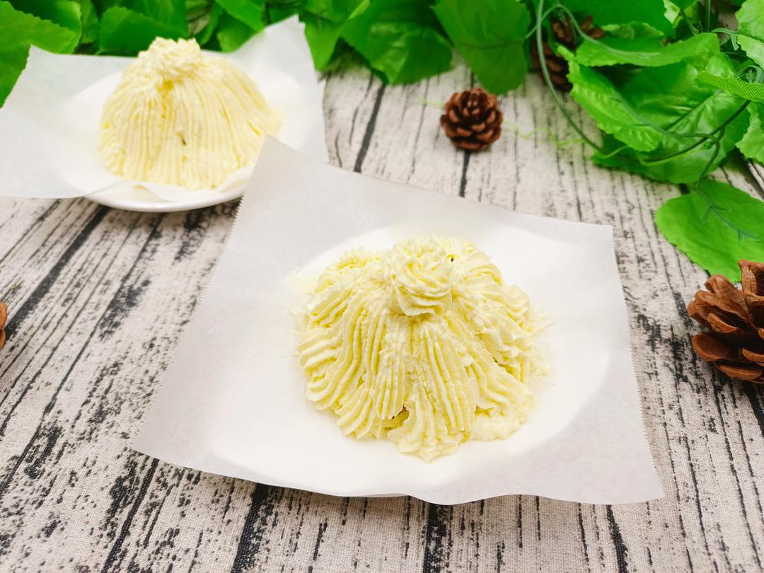 白脱奶油栗子蛋糕