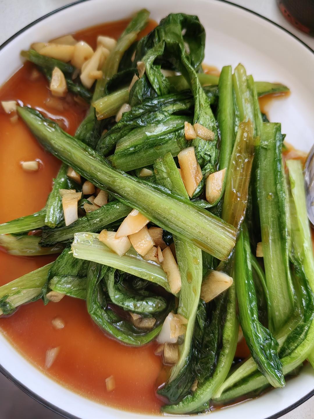 蒜蓉耗油清炒油麦菜，减脂快手菜，宝宝超爱，傻瓜步骤，屡试不爽，好吃且下饭，鲜香爽口！！