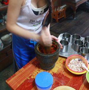 泰国红咖喱酱的做法 步骤6