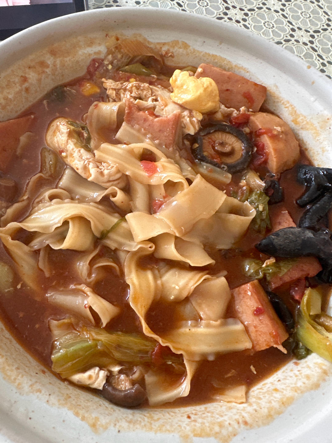 不用火锅底料也可以做的砂锅土豆粉(刀削面)