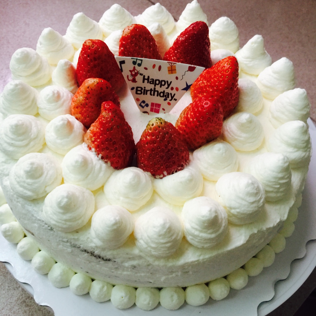 淡奶油草莓蛋糕