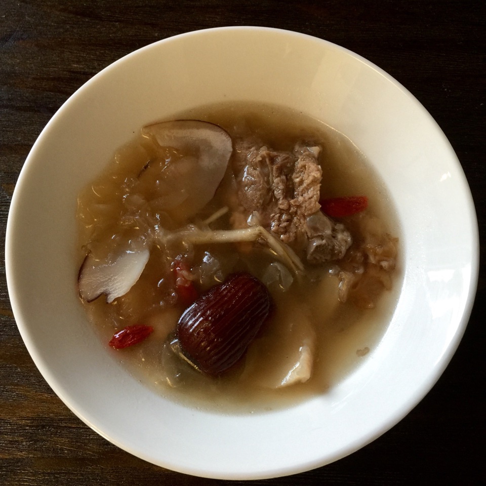 冬季滋补养生篇之【花胶螺片海底椰美肌汤】