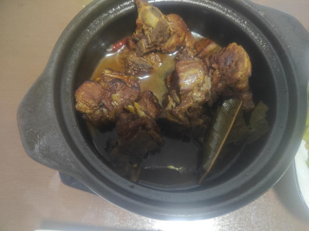 红烧排骨｜酱香浓郁