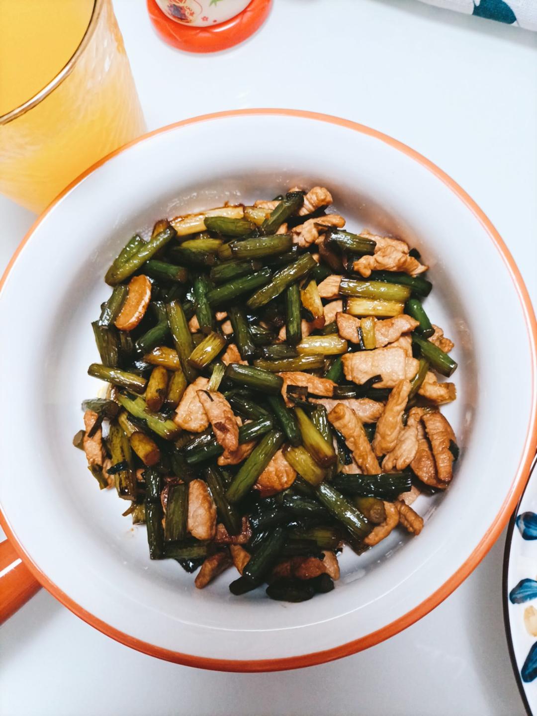 快手肉丝炒蒜薹