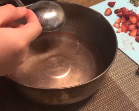 草莓糖水🍓的做法 步骤3